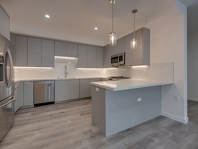 5122 Maplewood - Luxury Apartments — Photo 12