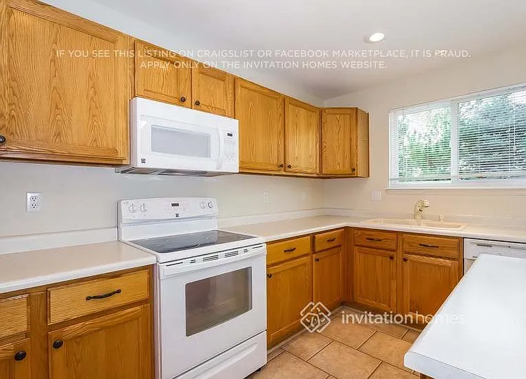 11303 Haswell Ct — Photo 9