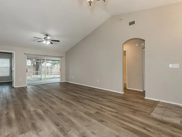 13208 Sharondale Ct — Photo 3