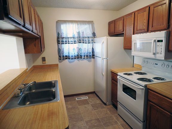 5th image of 2618 Brookdale Ln N