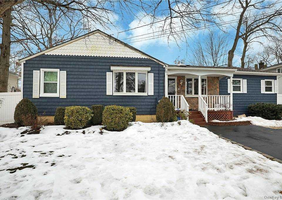 1st image of 85 1st St