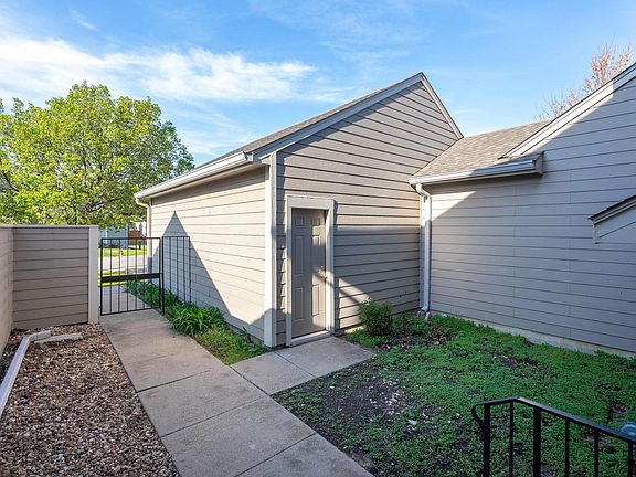 3rd image of 2221 N Bramblewood St APT 103
