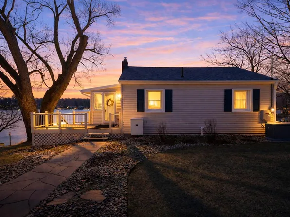 11159 Perch Lake Dr W, Cement City, MI 49233