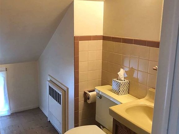 4th image of 30 Palm Ln