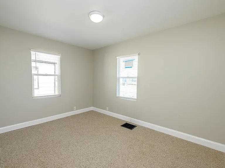2117 S Beacon St — Photo 7