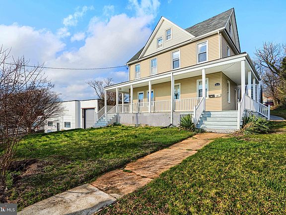 3rd image of 3014 Hamilton Ave #1