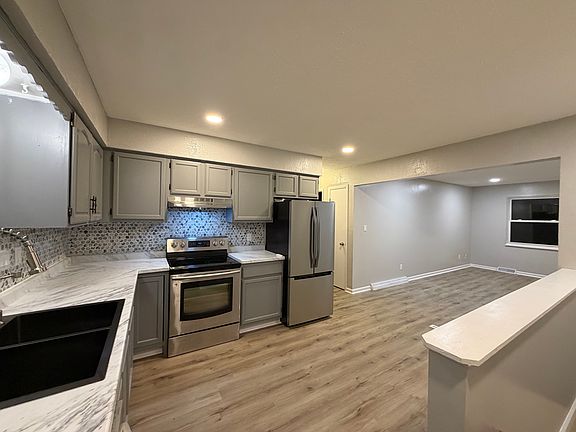 4th image of 3227 Pickle Rd