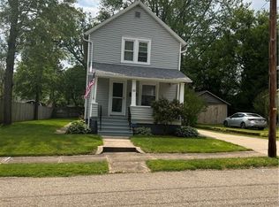 32 24th St SW, Barberton, OH 44203