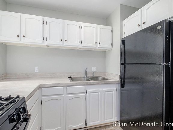 4th image of 2101 Melvin St SW