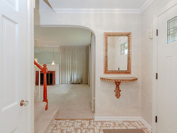 5th image of 6923 N Kilpatrick Ave