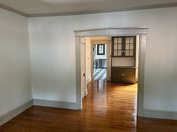 3rd image of 17 N Plum St