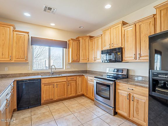 4th image of 1088 W Versilia Dr