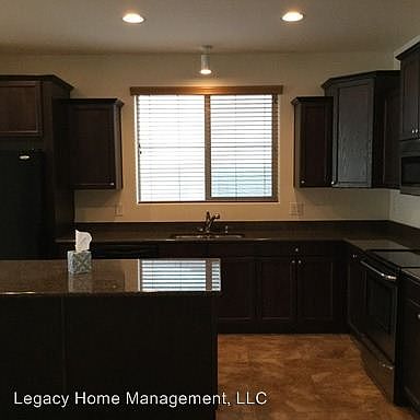 3rd image of 1690 W Stephanie Ln