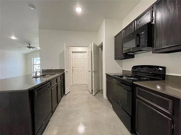 4th image of 2310 Zanoletti Dr Unit B