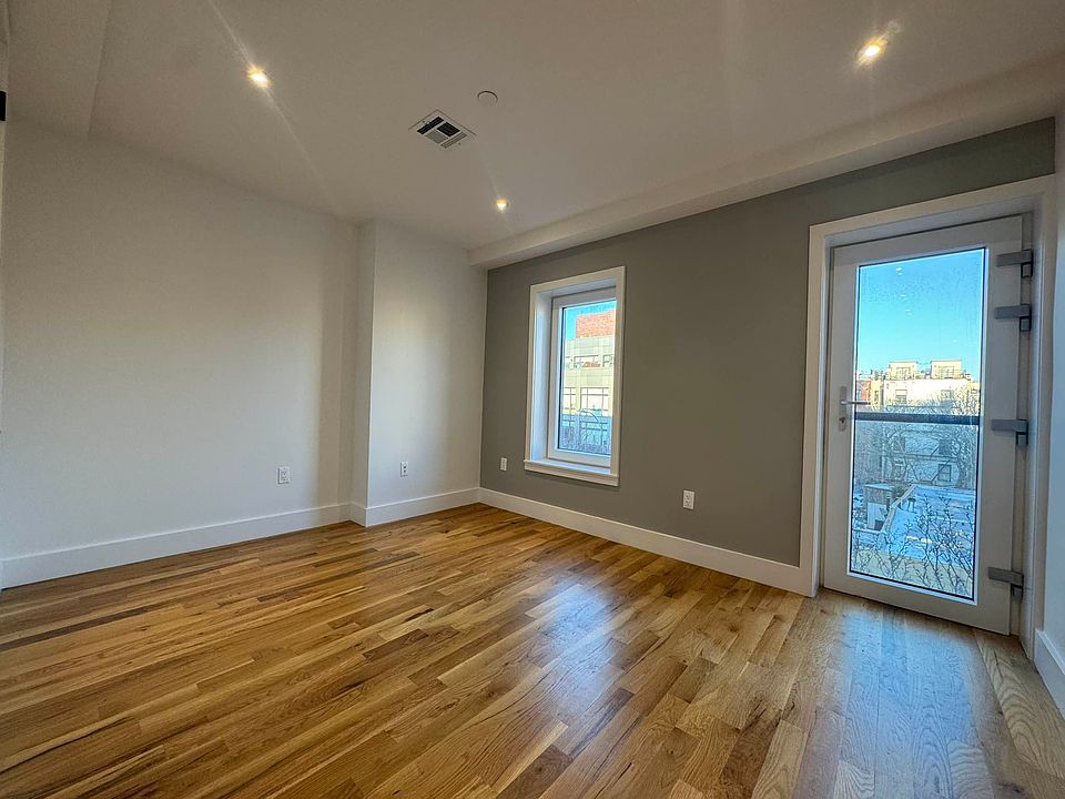 1st image of 1079 Fulton St #3C