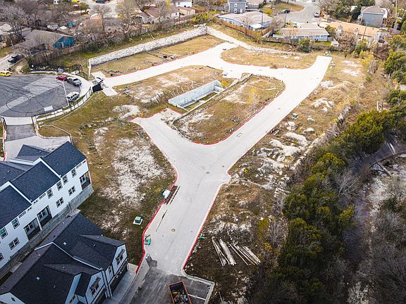 3rd image of 1300 McKie Dr
