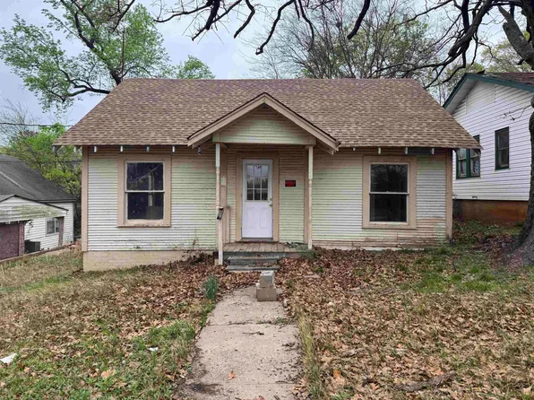 808 Melba Ave, Gladewater, TX 75647