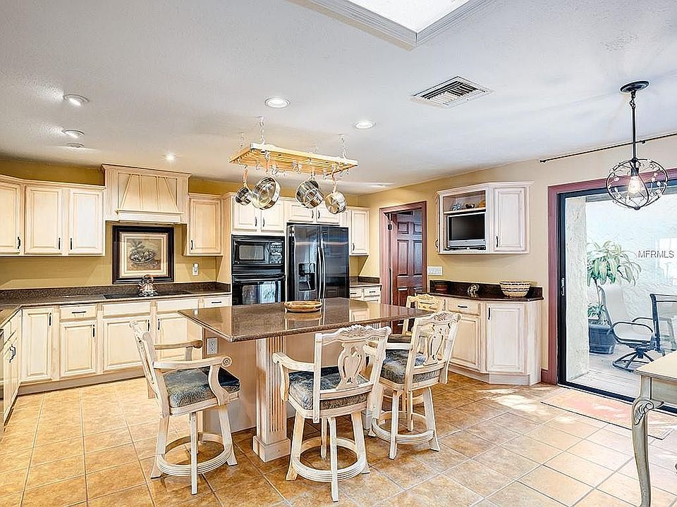 1st image of 205 Weeping Elm Ln