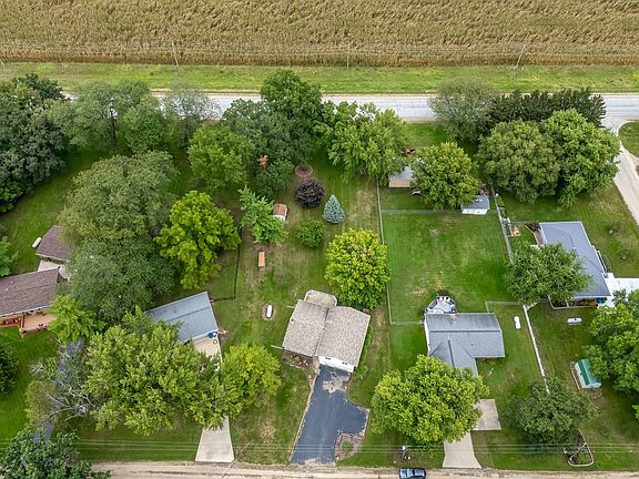 5th image of 1809 Pineo Grove Ln