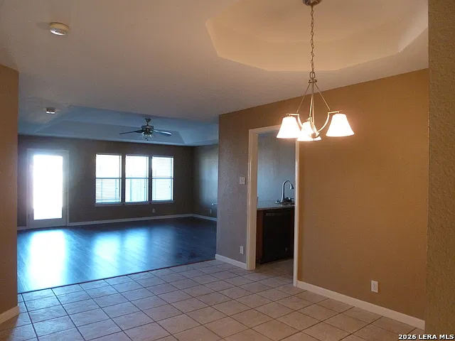 3 bed, 2.0 bath, 1594 sqft, $1,995 — Photo 4
