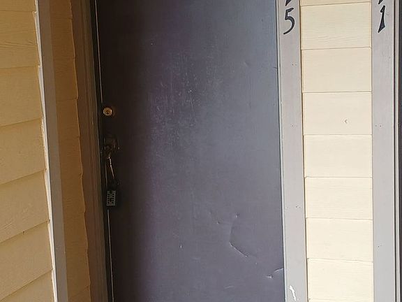 2nd image of 215 Stockton Ct
