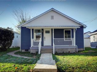 721 7th St, Nitro, WV 25143