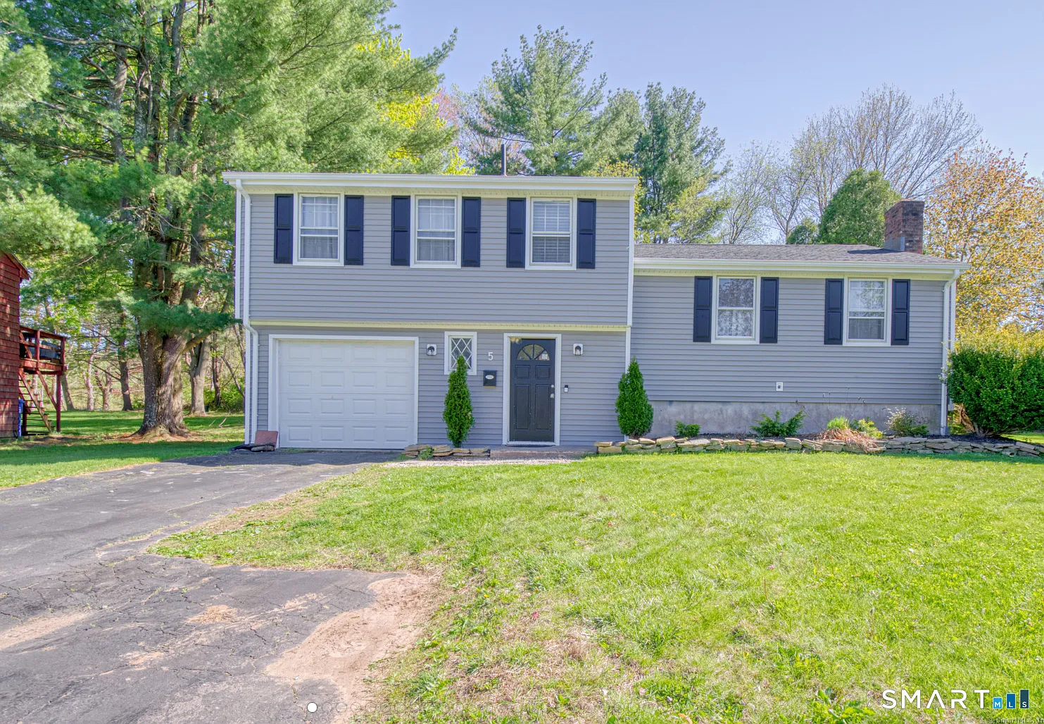 3 bed, 1.5 bath, 1512 sqft, $3,100 — Photo 1