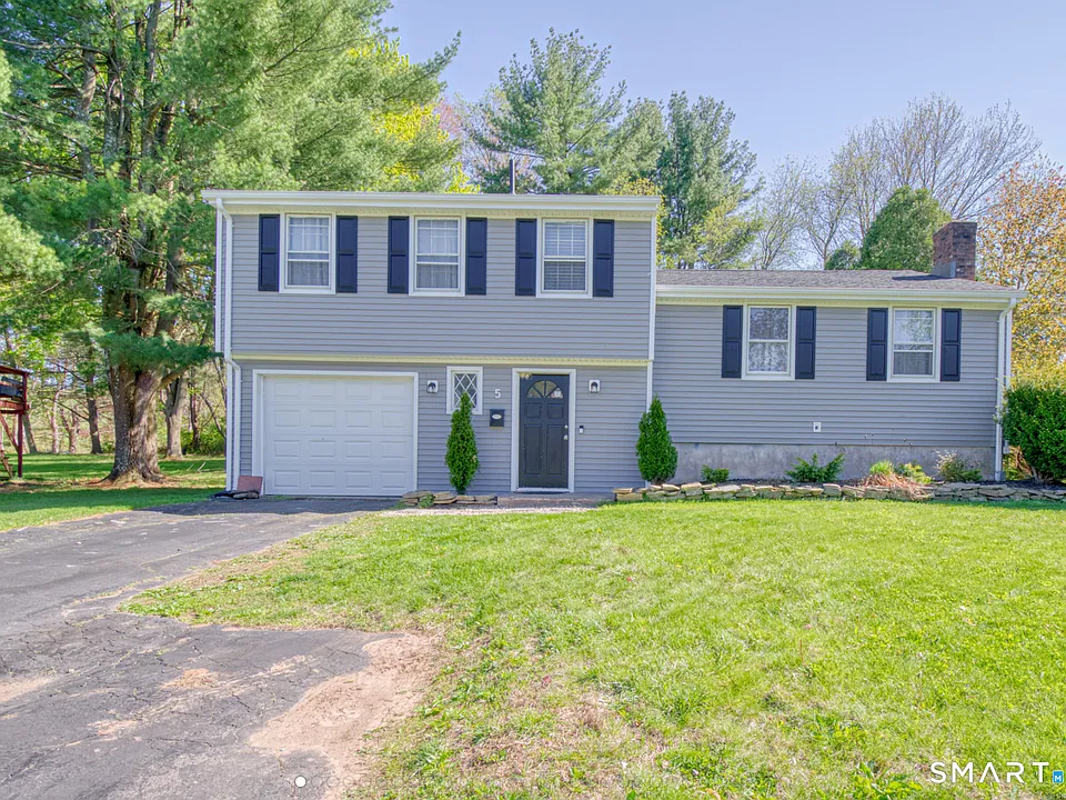 5 Blue Orchard Dr