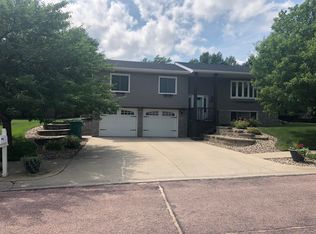 515 18th St NE, Watertown, SD 57201