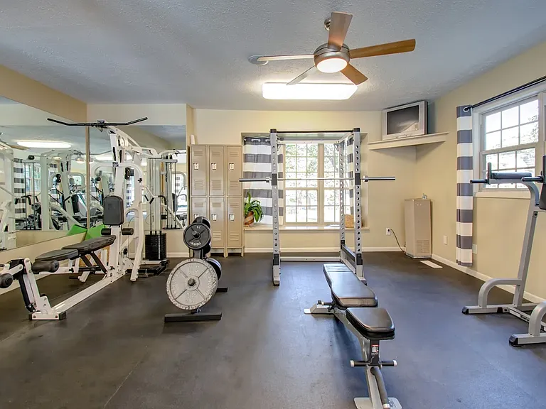2561 Olde Hill Ct S — Photo 18