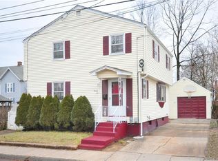 27 Chestnut St, Windsor Locks, CT 06096