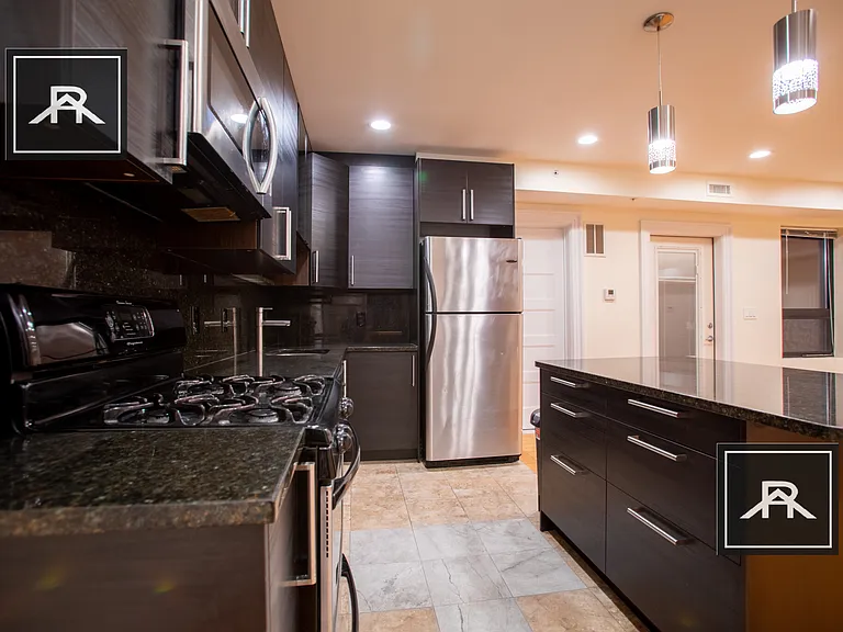 1614 Beacon St #3 — Photo 4