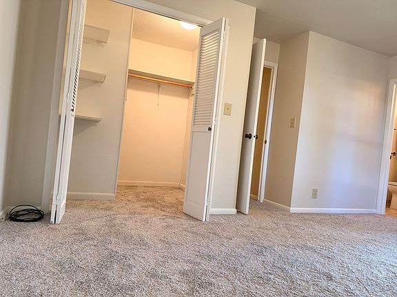 5th image of 1112 S Abbey Cir