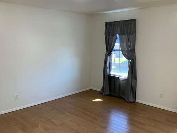 3rd image of 171 Sherman Ave