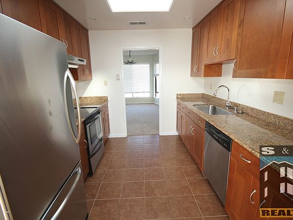 4th image of 221 19th Ave #3