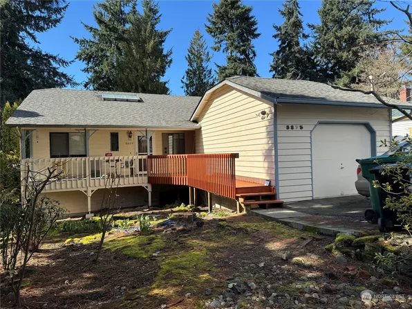 8825 Meridian Avenue N, Seattle, WA 98103