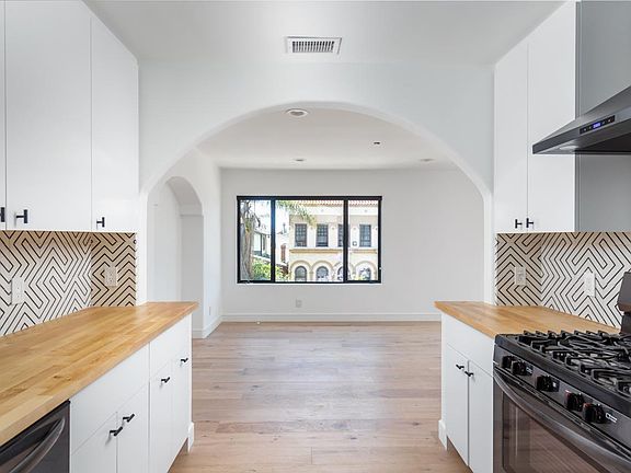 2nd image of 4234 Del Mar Ave