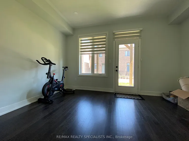 1458 Yellow Rose Cir — Photo 3