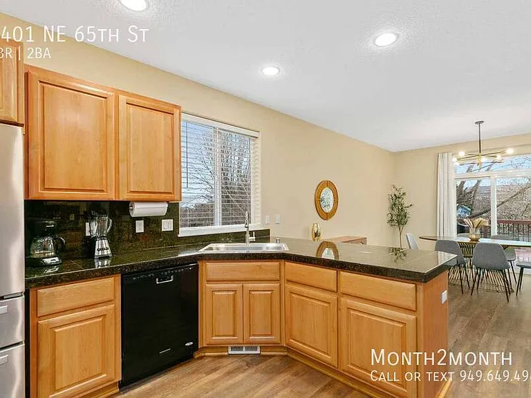 7401 NE 65th St — Photo 8