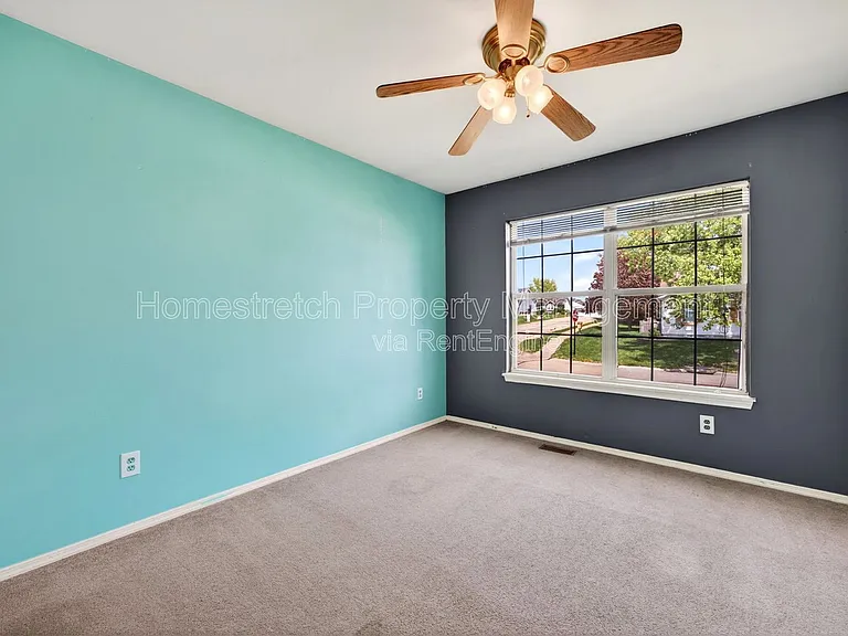 166 Royallprairie Ln — Photo 26