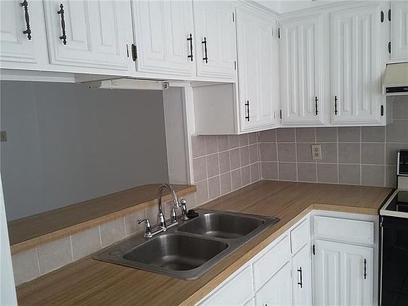 5th image of 333 Melrose Dr APT 19D