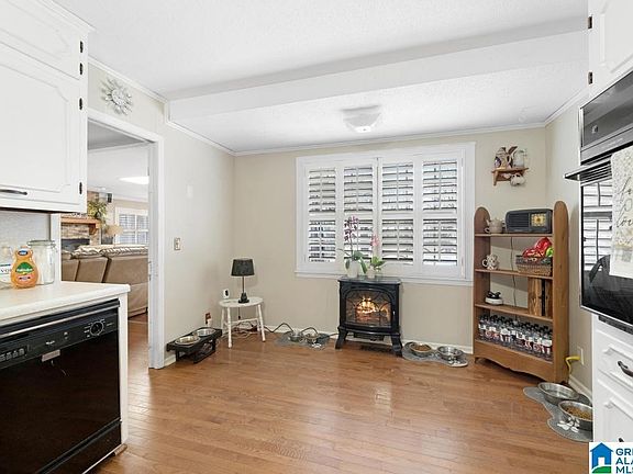 3rd image of 2112 Pinehurst Dr