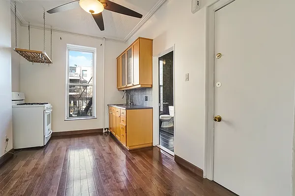 Rented by Twyford Real Estate | media 9