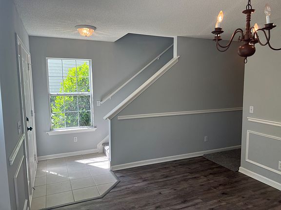 4th image of 369 Gardners Cir