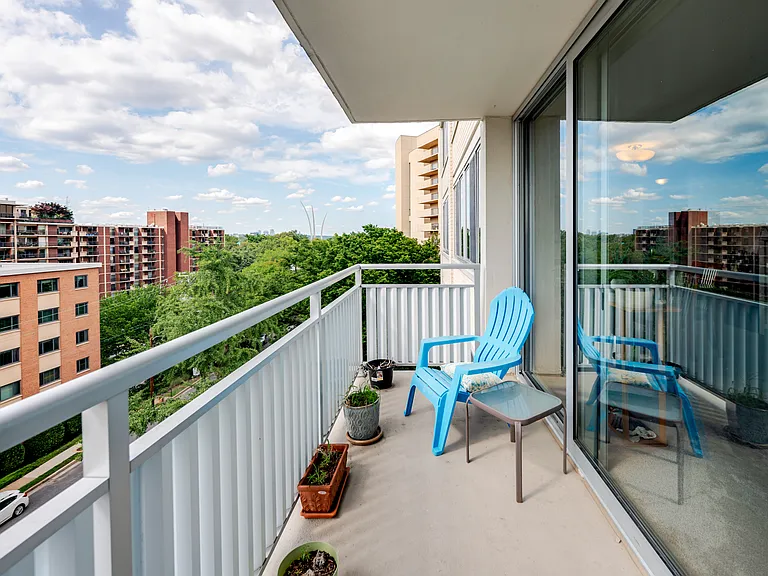 1301 S Arlington Ridge Rd #711 — Photo 14