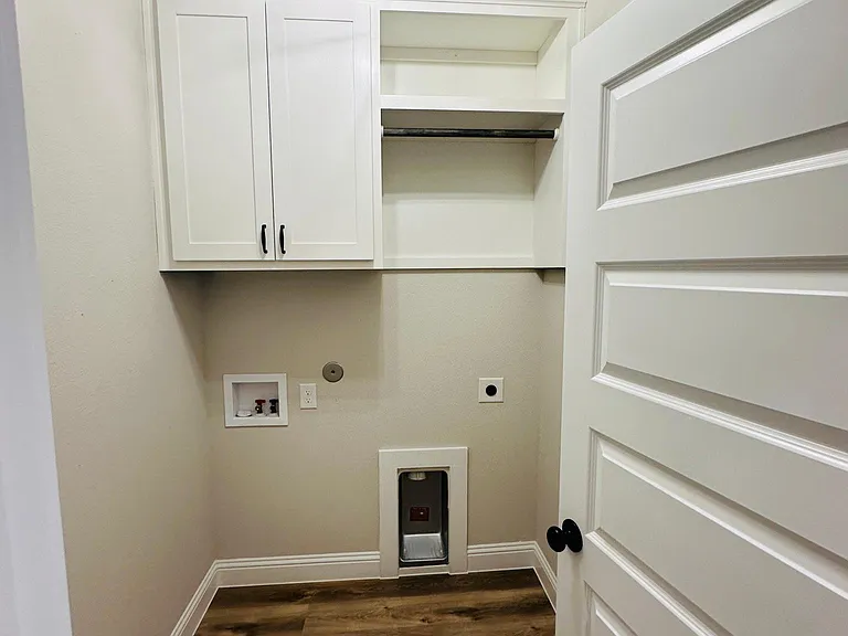4104 Avion Dr — Photo 14
