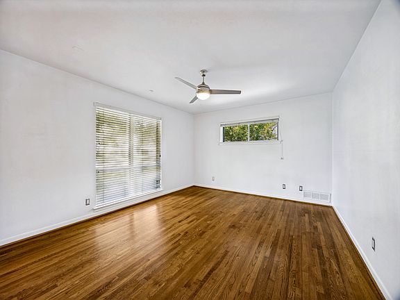 2nd image of 5938 Willow Ln