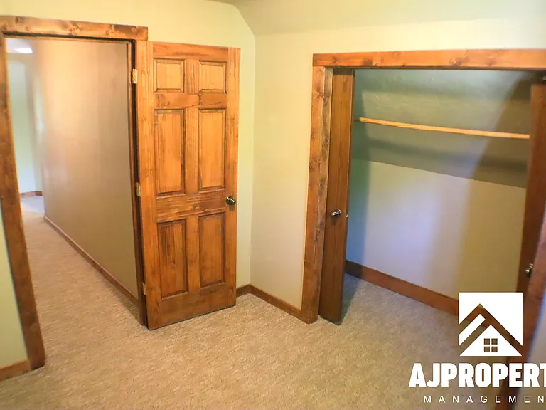1305 S Norton Ave — Photo 15