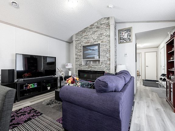 3rd image of 305 Calahoo Rd #79