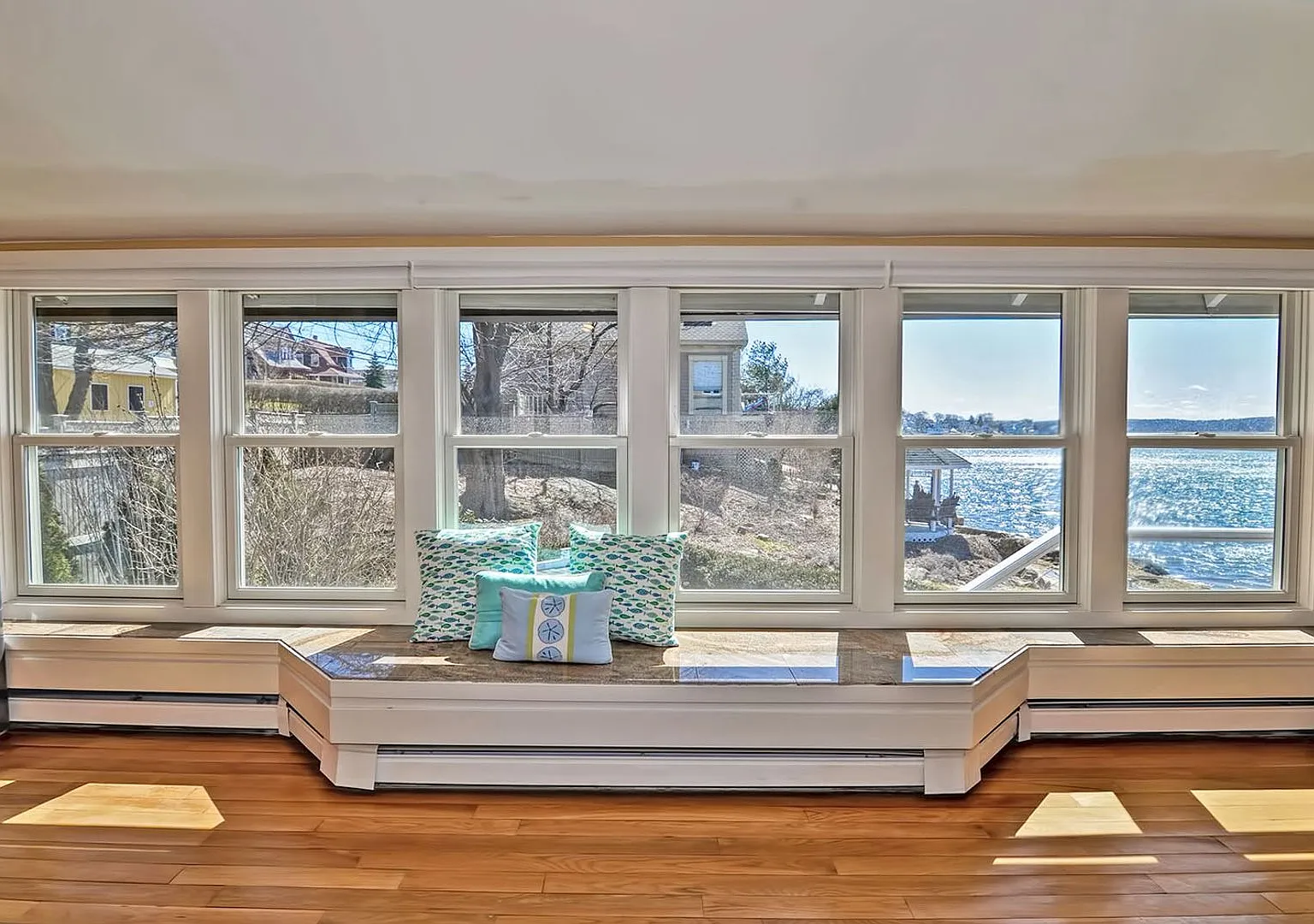 Waterfront Winter Rental: Sunset Cove (Utilities Included) — Photo 3